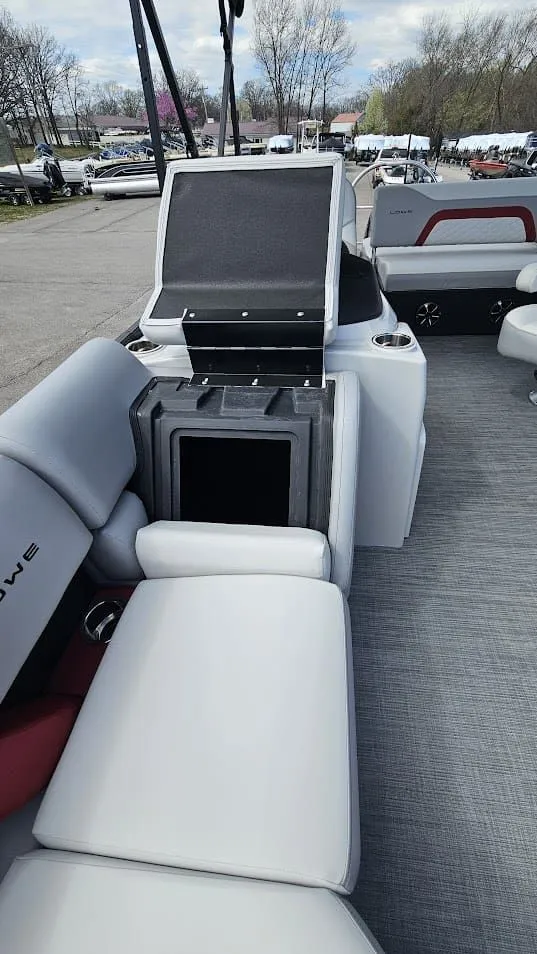 Slide: The Image of Lowe SS210 DH CL 2025 - 27