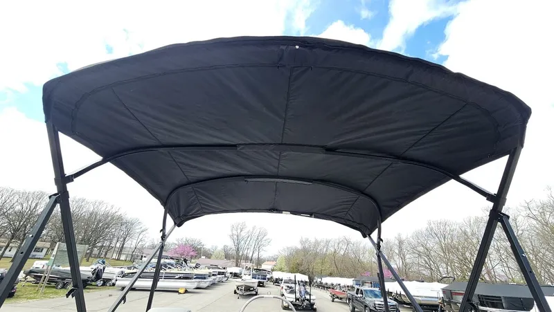 Slide: The Image of Lowe SS210 DH CL 2025 - 30