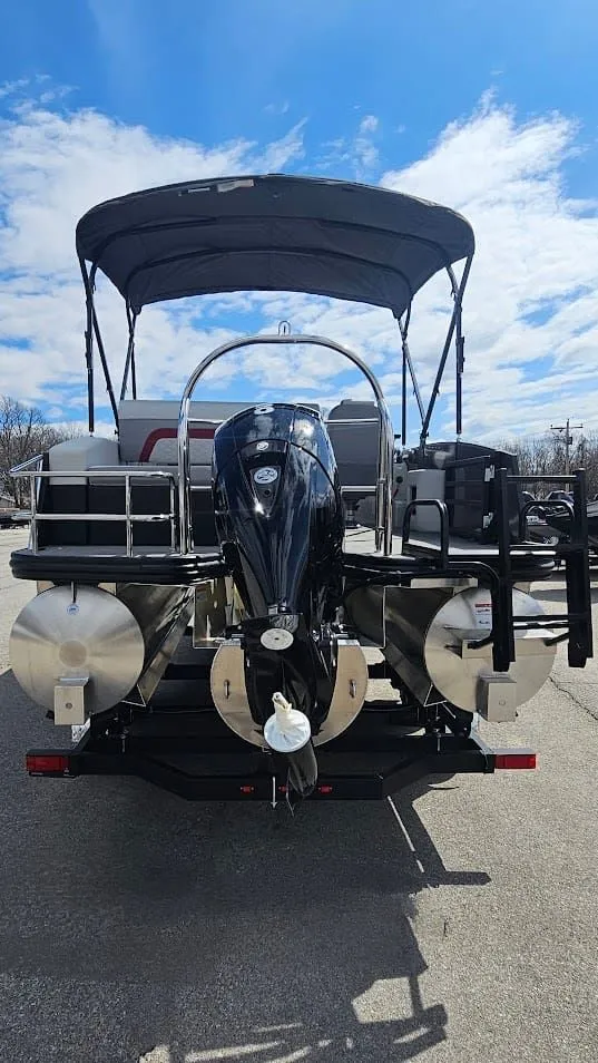 Slide: The Image of Lowe SS210 DH CL 2025 - 7