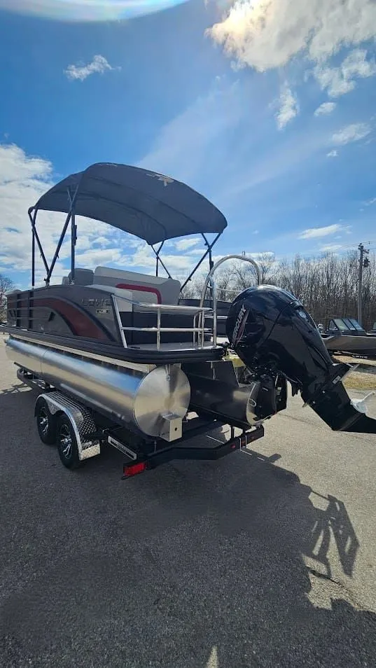 Slide: The Image of Lowe SS210 DH CL 2025 - 8