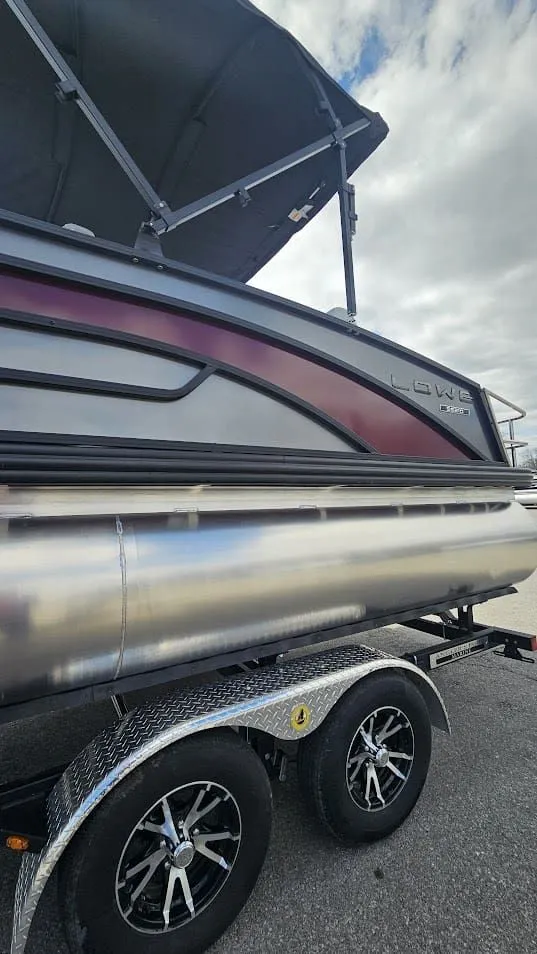 Slide: The Image of Lowe SS210 DH CL 2025 - 9