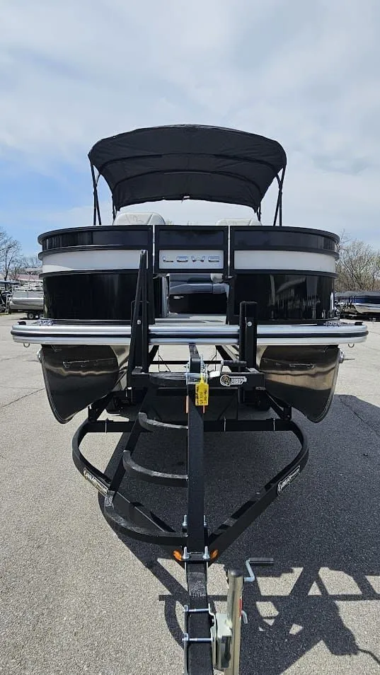 Slide: The Image of Lowe SF 214 Sport Fish 2025 - 11