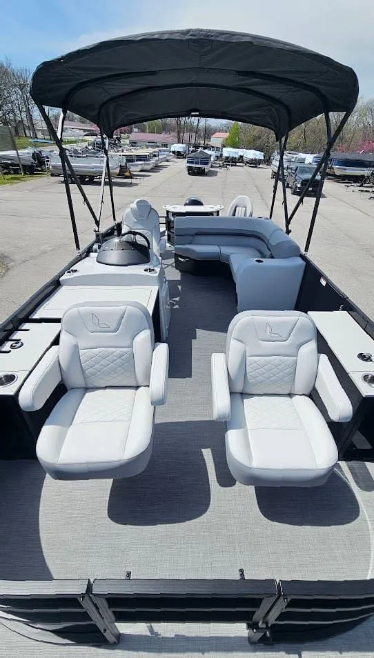 Slide: The Image of Lowe SF 214 Sport Fish 2025 - 13