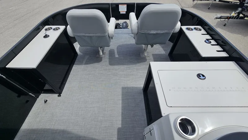 Slide: The Image of Lowe SF 214 Sport Fish 2025 - 24