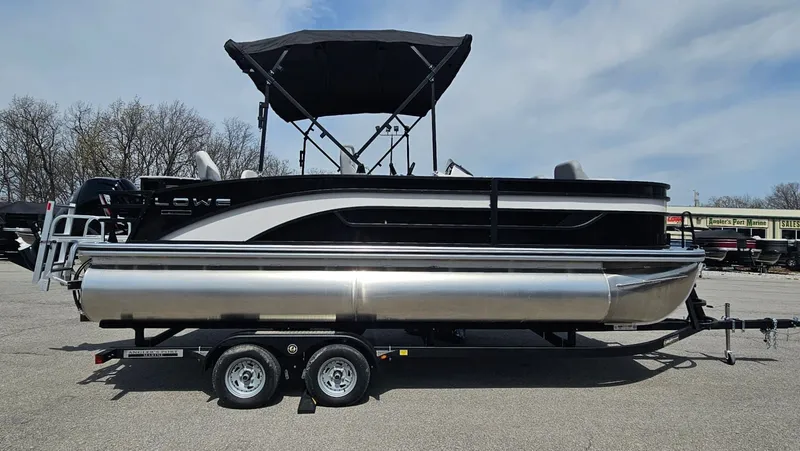 Slide: The Image of Lowe SF 214 Sport Fish 2025 - 4