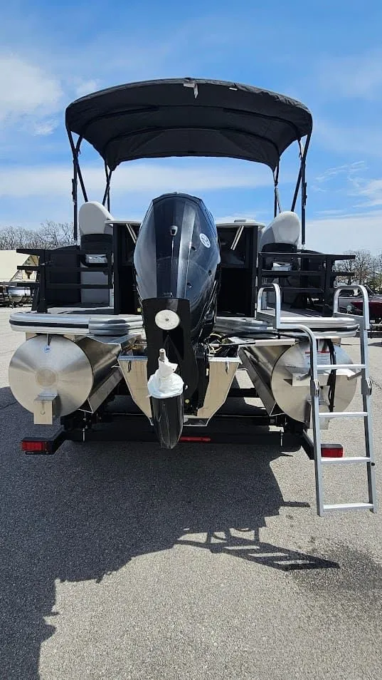 Slide: The Image of Lowe SF 214 Sport Fish 2025 - 7