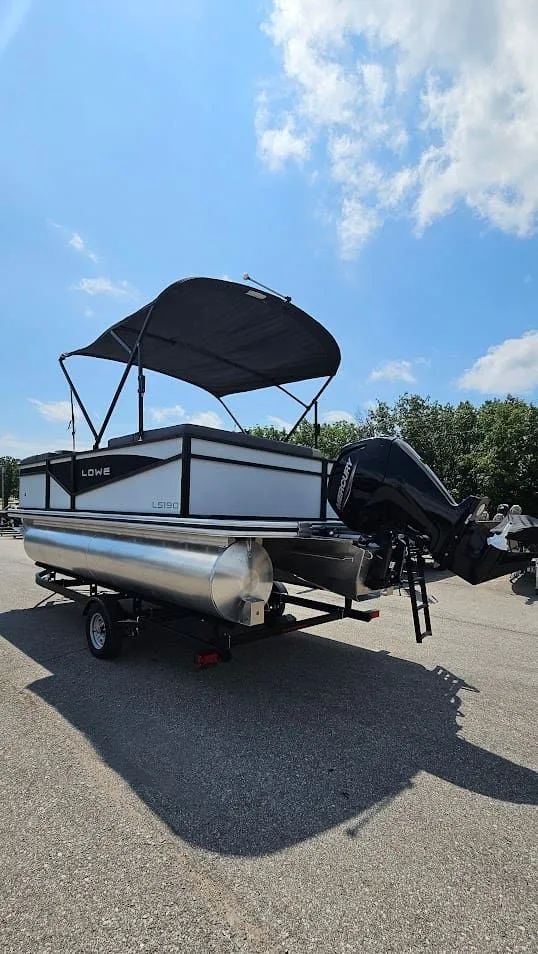 Slide: The Image of Lowe LS 190 2025 - 29