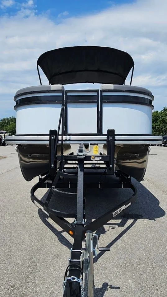 Slide: The Image of Lowe LS 190 2025 - 32