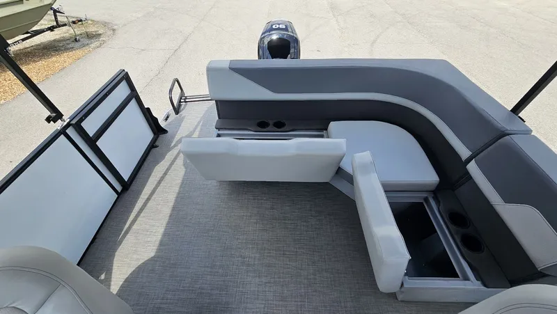 Slide: The Image of Lowe LS 190 2025 - 39