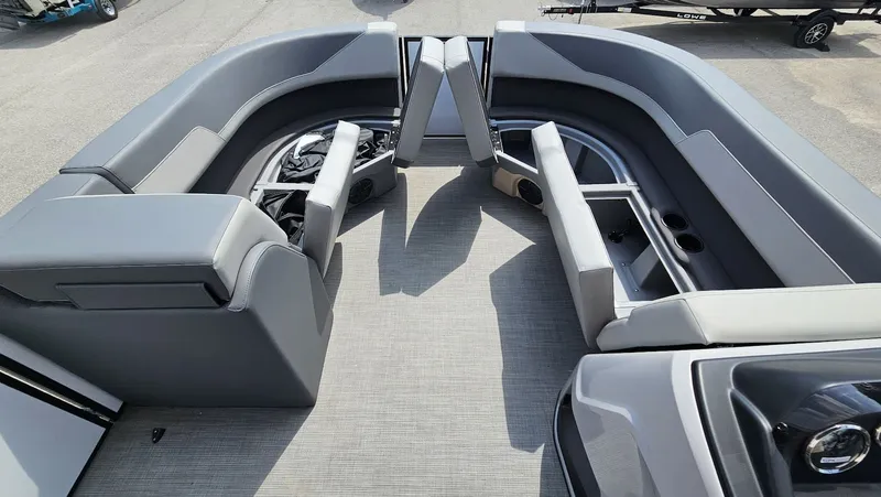 Slide: The Image of Lowe LS 190 2025 - 42