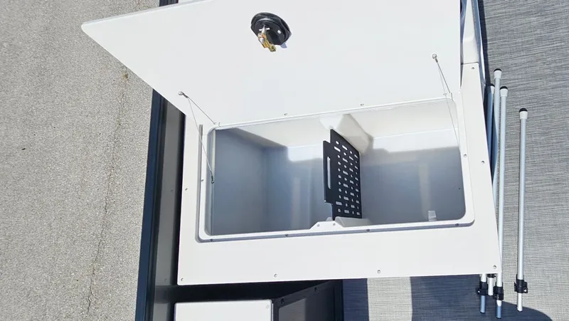 Slide: The Image of Lowe SF 214 Sport Fish 2025 - 25