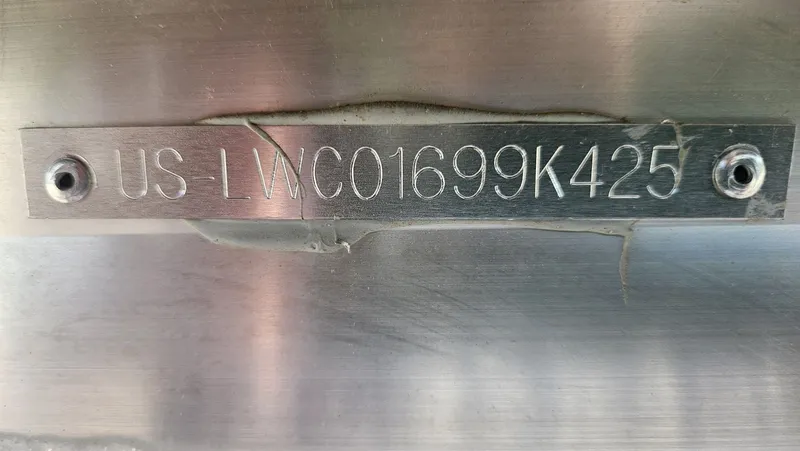 Slide: The Image of Lowe SF 214 Sport Fish 2025 - 3