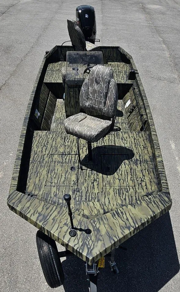 Slide: The Image of Lowe Roughneck 1760 Pathfinder 2025 - 13