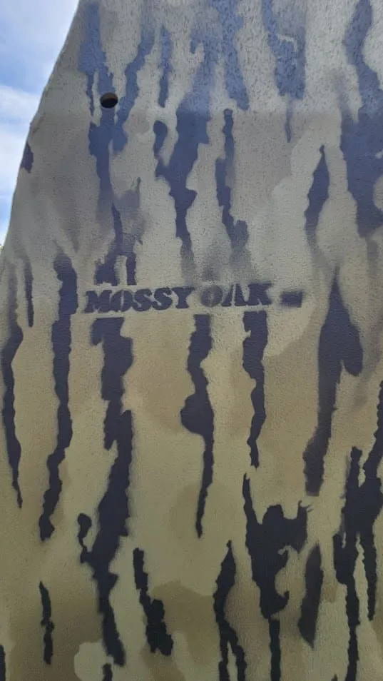 Slide: The Image of Lowe Roughneck 1760 Pathfinder 2025 - 26