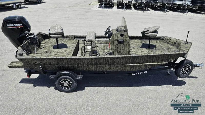 Slide: The Image of Lowe Roughneck 1760 Pathfinder 2025 - 27