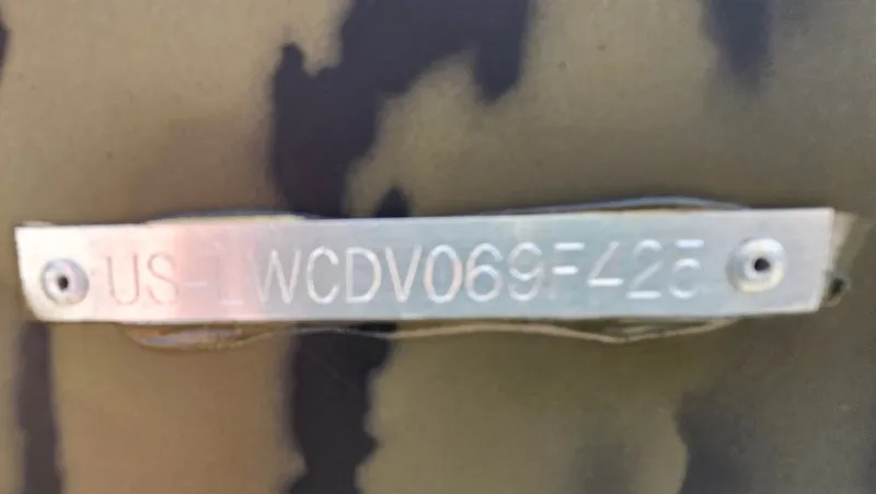 Slide: The Image of Lowe Roughneck 1760 Pathfinder 2025 - 3