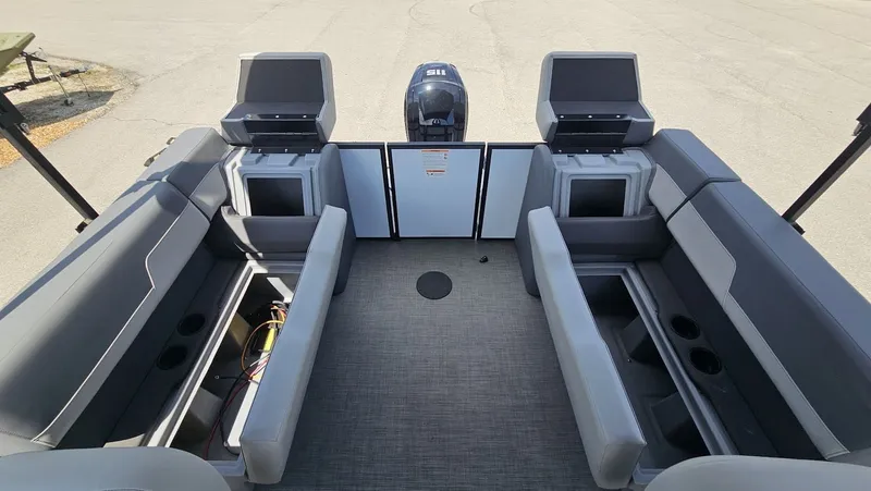 Slide: The Image of Lowe LS210 WT 2025 - 16