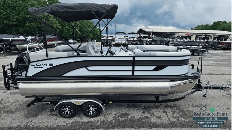 The Image of Lowe SS 210 WT 2025 - 1