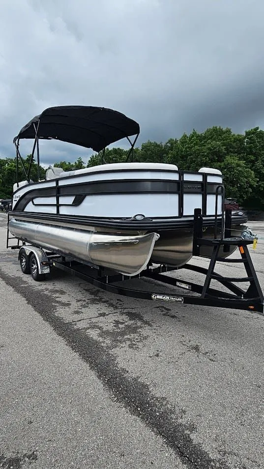 Slide: The Image of Lowe SS 210 WT 2025 - 12