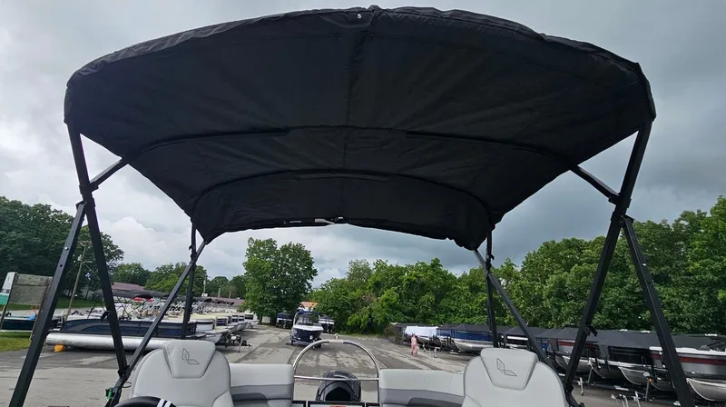 Slide: The Image of Lowe SS 210 WT 2025 - 24