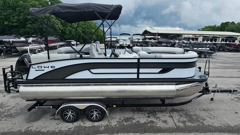 Slide: The Image of Lowe SS 210 WT 2025 - 5