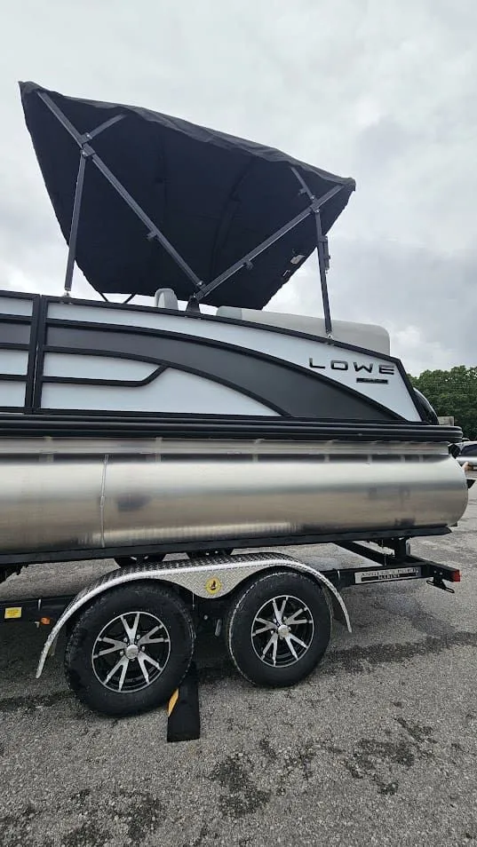 Slide: The Image of Lowe SS 210 WT 2025 - 9