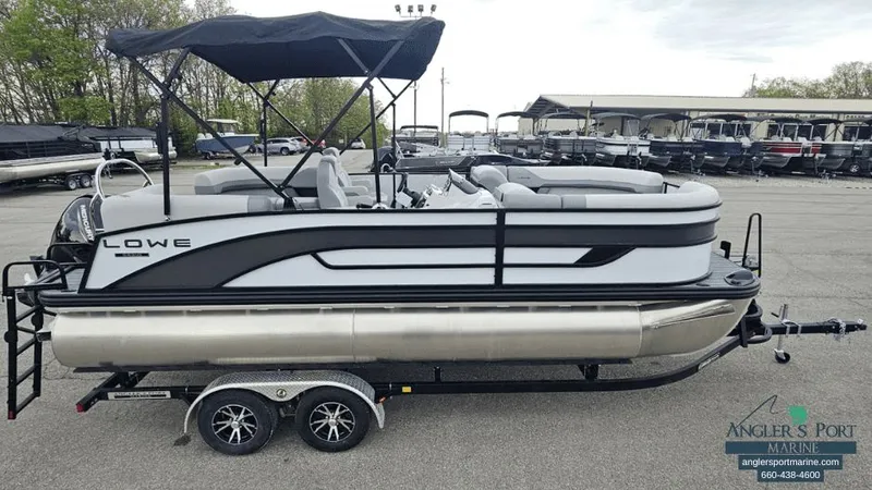 The Image of Lowe SS 210 WT 2025 - 1