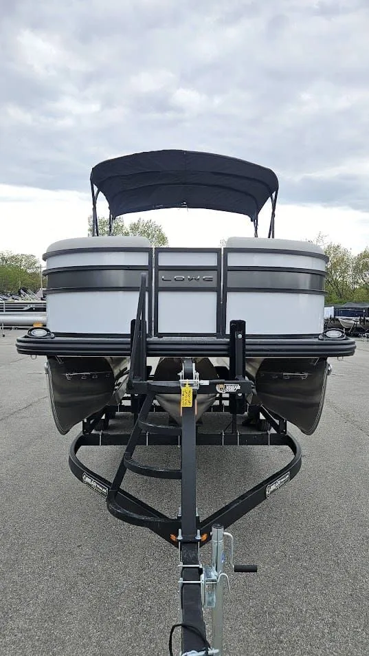 Slide: The Image of Lowe SS 210 WT 2025 - 11