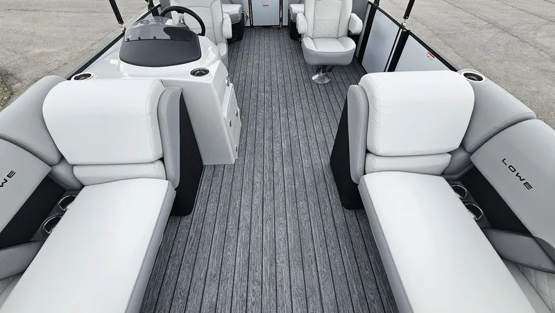 Slide: The Image of Lowe SS 210 WT 2025 - 25