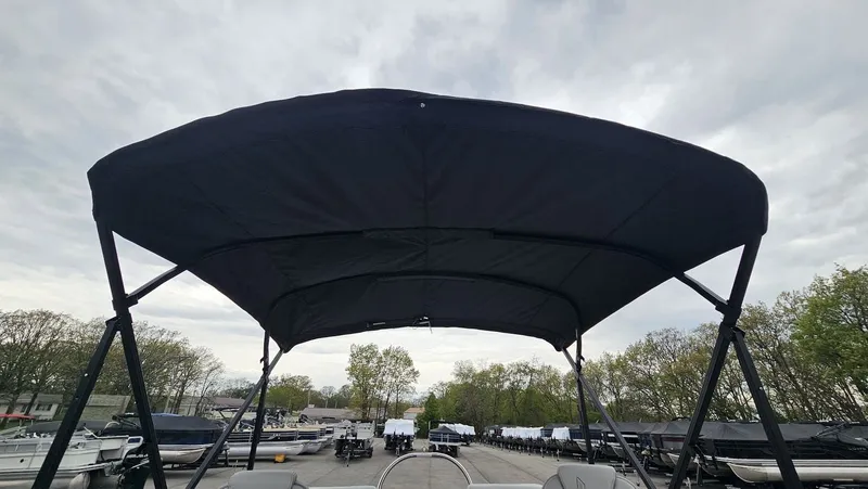 Slide: The Image of Lowe SS 210 WT 2025 - 27