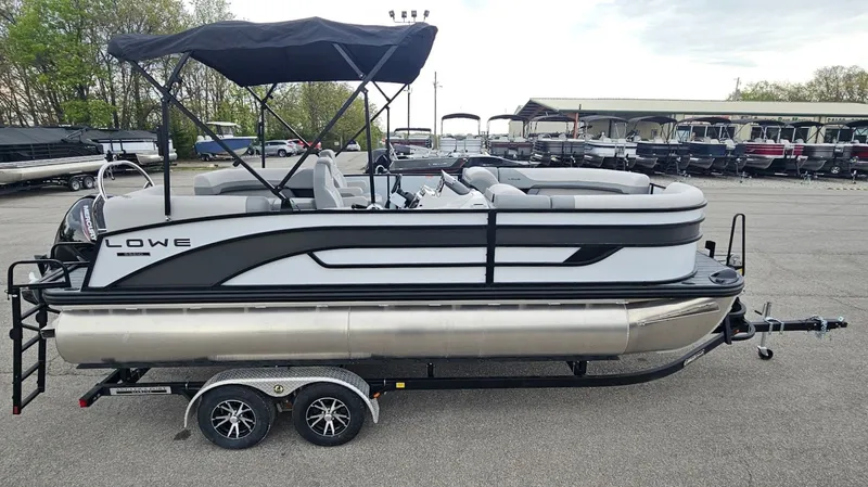 Slide: The Image of Lowe SS 210 WT 2025 - 5