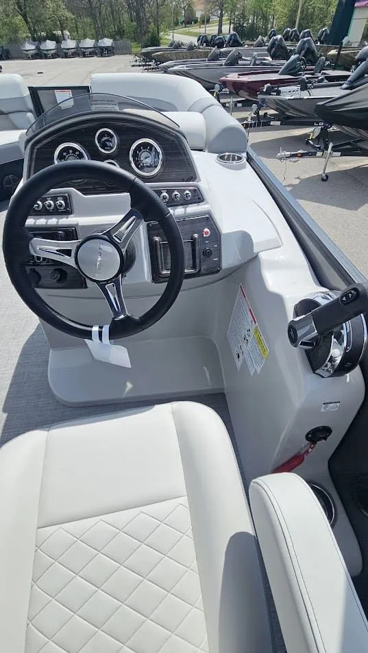 Slide: The Image of Lowe SS 210 WT 2025 - 16