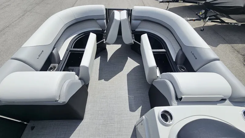 Slide: The Image of Lowe SS 210 WT 2025 - 24