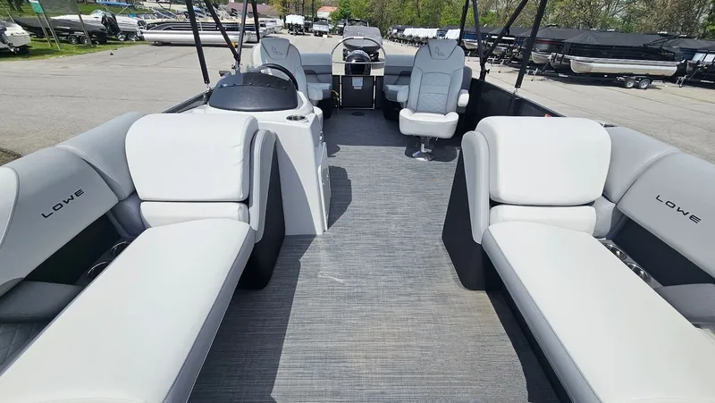 Slide: The Image of Lowe SS 210 WT 2025 - 25