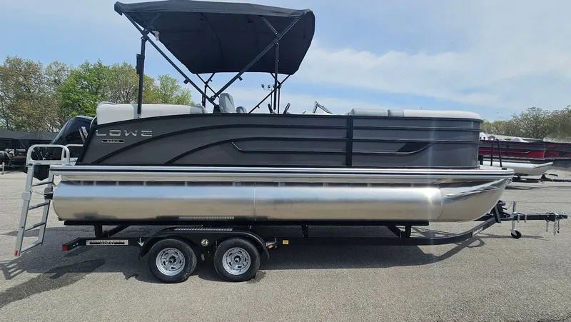 Slide: The Image of Lowe SS 210 WT 2025 - 4