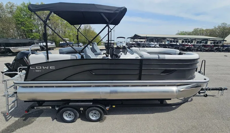 Slide: The Image of Lowe SS 210 WT 2025 - 5