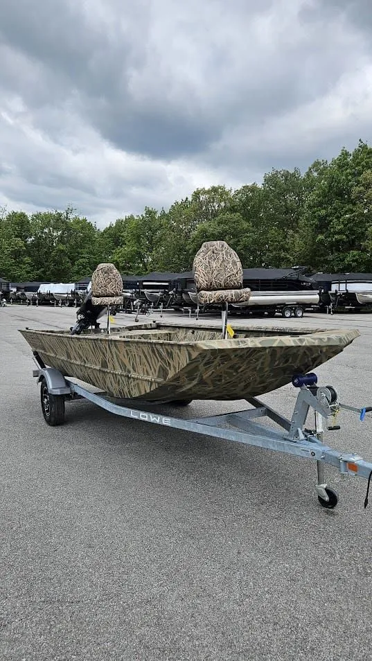 Slide: The Image of Lowe Roughneck 1760 2025 - 12