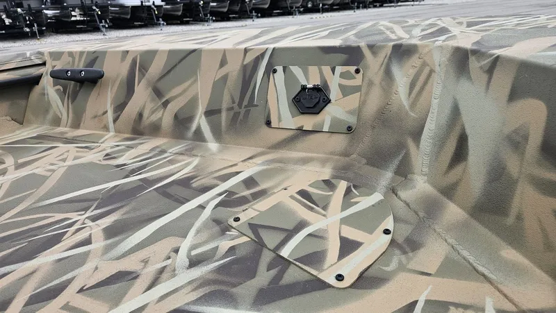 Slide: The Image of Lowe Roughneck 1760 2025 - 17