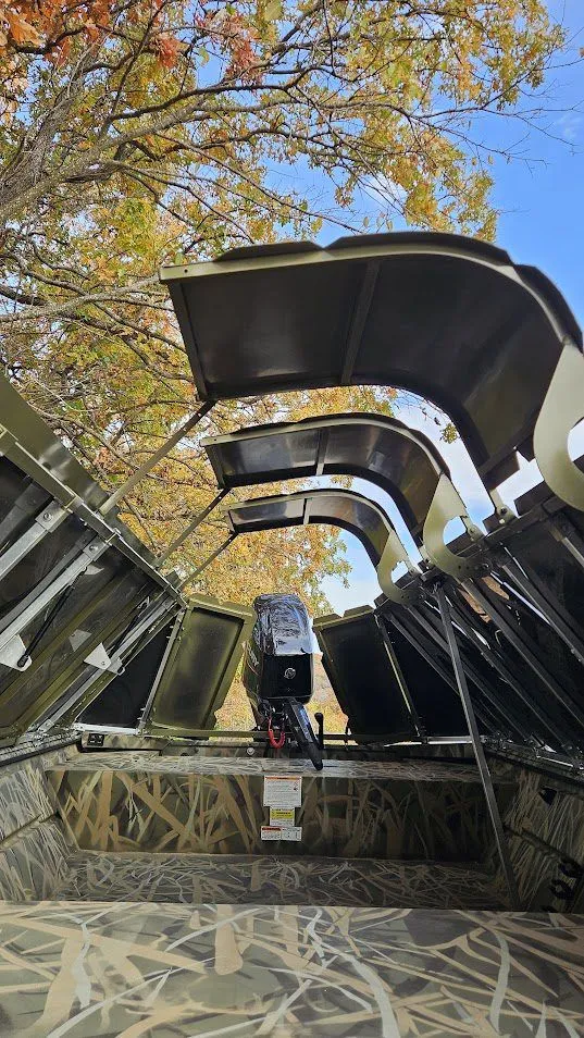 Slide: The Image of Lowe Roughneck 1760 2025 - 30