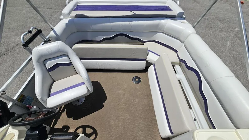 Slide: The Image of Sundancer 260 Majestic 2001 - 16