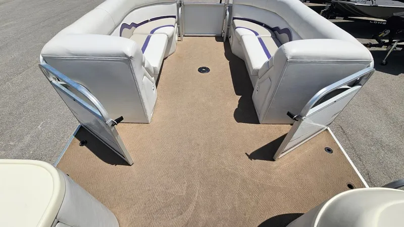 Slide: The Image of Sundancer 260 Majestic 2001 - 17