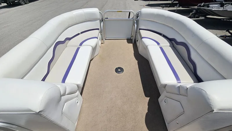 Slide: The Image of Sundancer 260 Majestic 2001 - 18