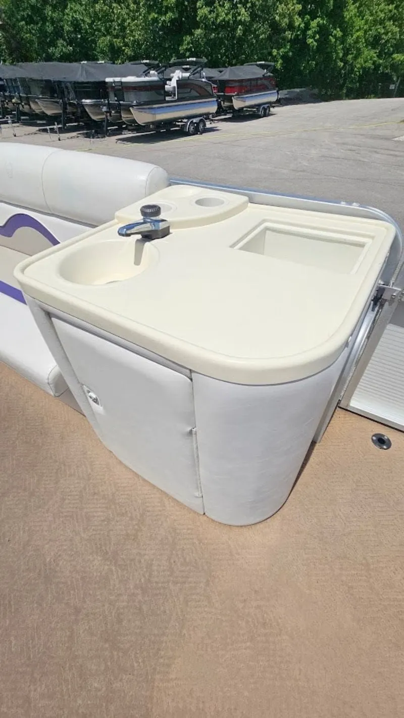 Slide: The Image of Sundancer 260 Majestic 2001 - 33