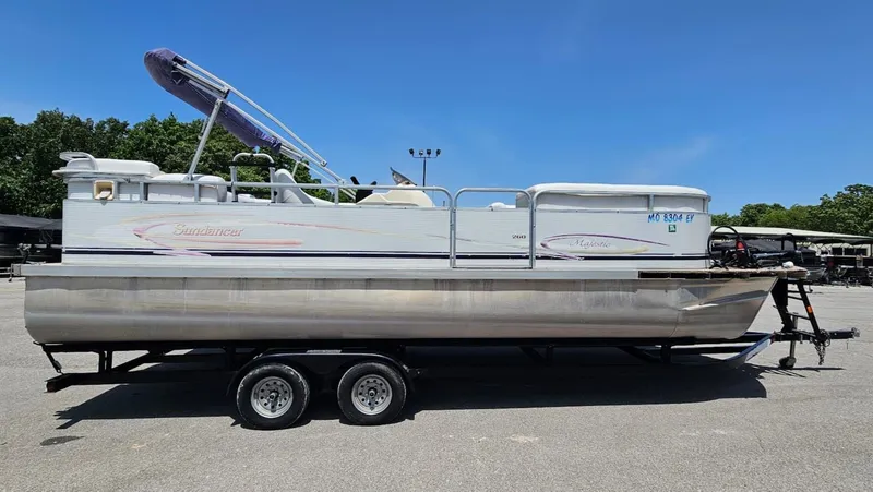 Slide: The Image of Sundancer 260 Majestic 2001 - 4