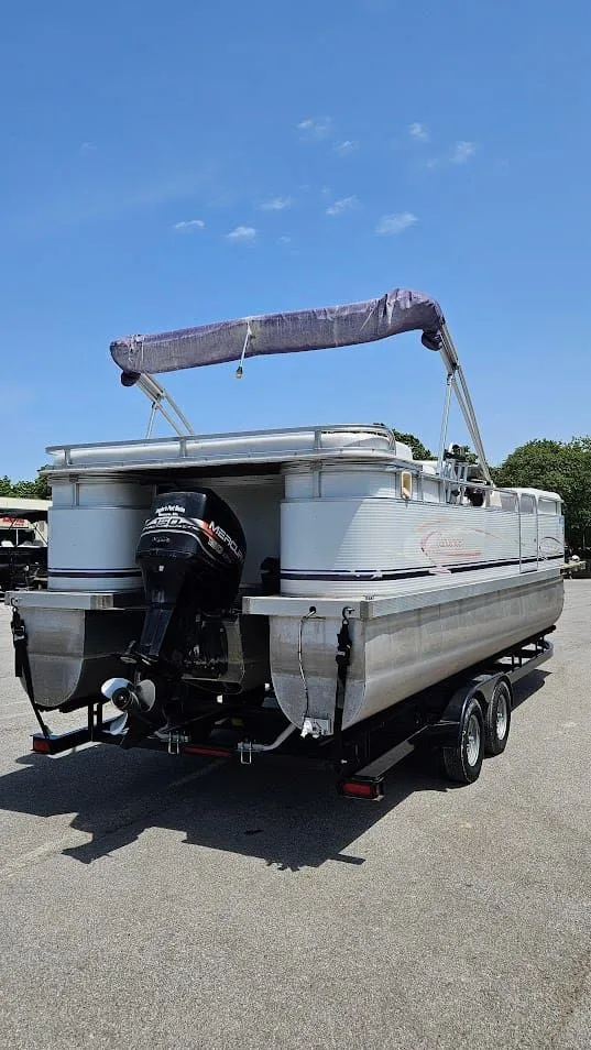 Slide: The Image of Sundancer 260 Majestic 2001 - 6