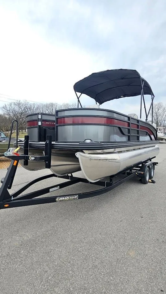 Slide: The Image of Lowe SF 212 WT 2025 - 10