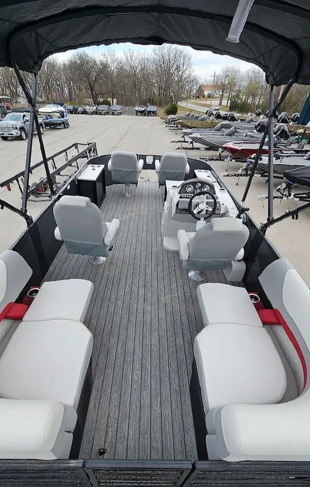 Slide: The Image of Lowe SF 212 WT 2025 - 15