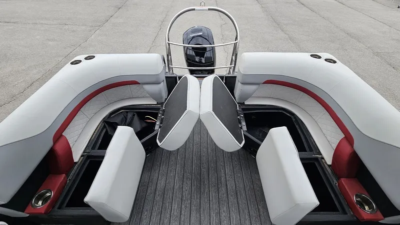 Slide: The Image of Lowe SF 212 WT 2025 - 23