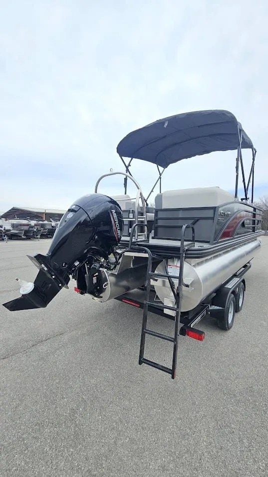 Slide: The Image of Lowe SF 212 WT 2025 - 6