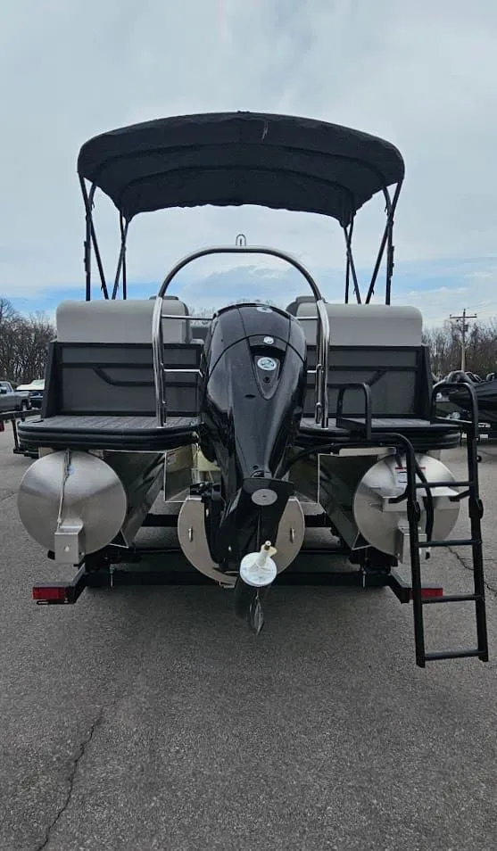 Slide: The Image of Lowe SF 212 WT 2025 - 7